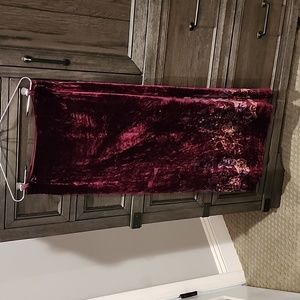 Ann Taylor Women's Size 6 Cranberry Velvet Skirt Ankle length